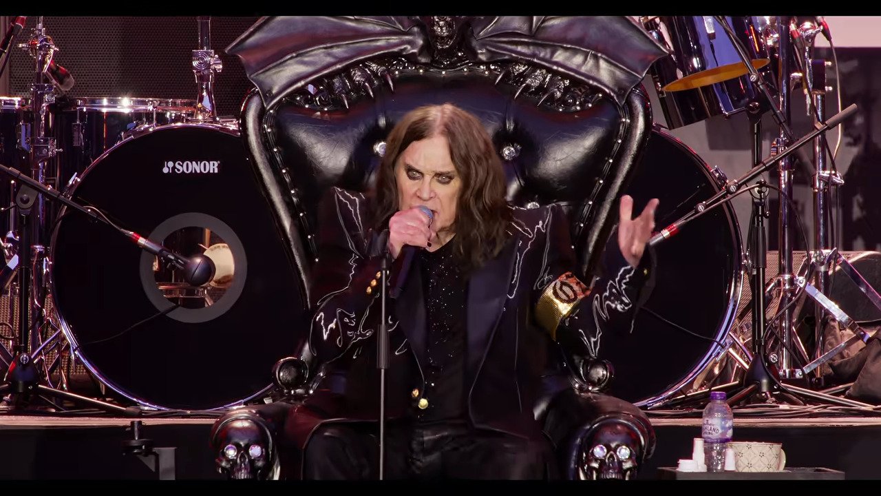 Ozzy Osbourne no Back to the Beginning